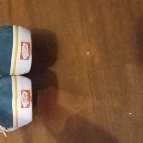 VANS - Picture 4 of 5